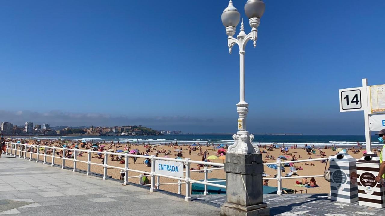 Apartament Alojamiento Frente A La Playa Gijón Zewnętrze zdjęcie